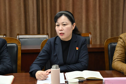 洛陽(yáng)公交集團(tuán)召開黨風(fēng)廉政建設(shè)暨家風(fēng)座談會(huì)02.JPG